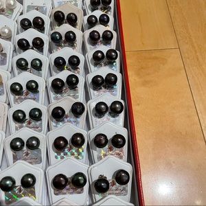 13mm freshwater pearl studs